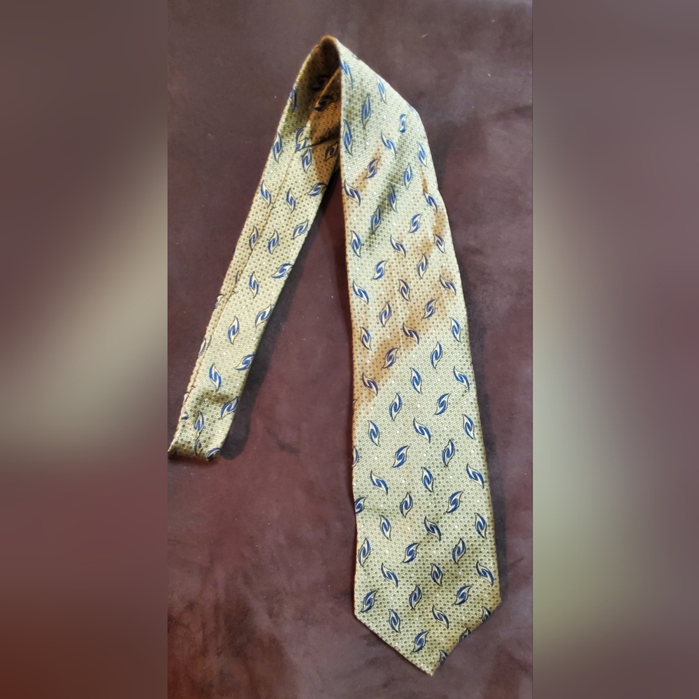 Mark Pendleton Yellow with Blue Tie